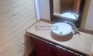 Terreno con casa a demoler y depto interno
