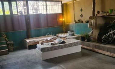 Terreno con casa a demoler y depto interno
