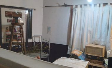 Terreno con casa a demoler y depto interno