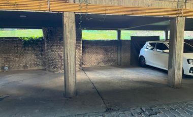 VENTA COCHERA FIJA EN SAN ISIDRO