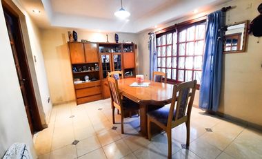 Casa en venta 4 Amb C/Cochera y Fondo Berazategui