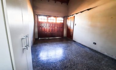 Casa en venta 4 Amb C/Cochera y Fondo Berazategui