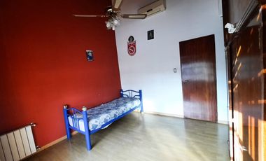 Casa en venta 4 Amb C/Cochera y Fondo Berazategui
