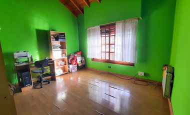 Casa en venta 4 Amb C/Cochera y Fondo Berazategui