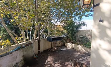 VENTA PH 2 AMBIENTES PATIO X ESCALERA QUILMES O