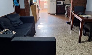 SE VENDE O PERMUTA CASA EN BARRIO CIUDADELA