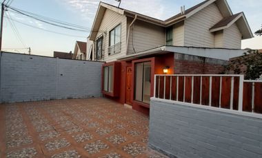 VENTA AMPLIA CASA EN SEGURO MICROBARRIO