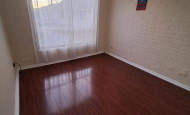 VENTA AMPLIA CASA EN SEGURO MICROBARRIO