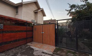 VENTA AMPLIA CASA EN SEGURO MICROBARRIO