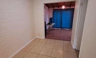 VENTA AMPLIA CASA EN SEGURO MICROBARRIO