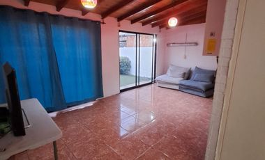 VENTA AMPLIA CASA EN SEGURO MICROBARRIO