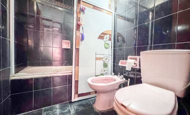 Casa en venta 8 amb con dos patios - Mataderos