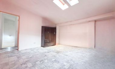 Casa en venta 8 amb con dos patios - Mataderos