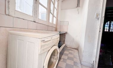 Casa en venta 8 amb con dos patios - Mataderos