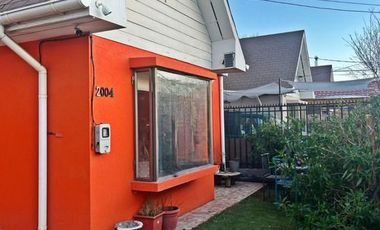 SE VENDE CASA CON 3 DORMITORIOS Y 2 BAÑOS EN CALLE LARGA