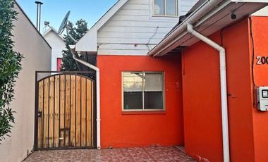 SE VENDE CASA CON 3 DORMITORIOS Y 2 BAÑOS EN CALLE LARGA