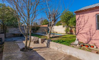 Casa en venta 4 ambientes con pileta