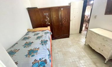 VENTA Casa 4 ambientes con parque y gas natural