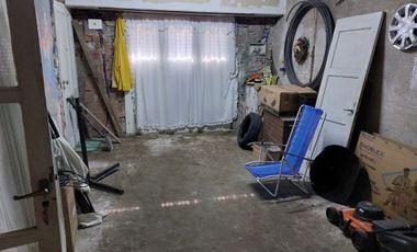 Casa 3 ambientes con garage doble y amplio jardín