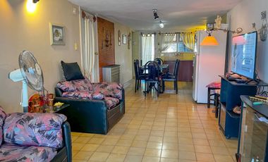 Casa 3 ambientes con garage doble y amplio jardín