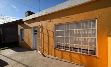 Venta Casa 2 ambientes, Barrio Felix U. Camet