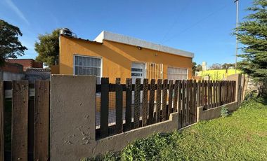 Venta Casa 2 ambientes, Barrio Felix U. Camet