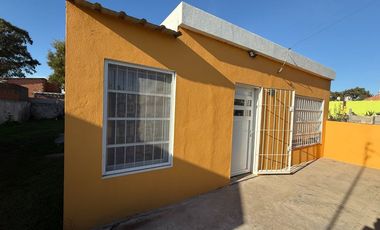 Venta Casa 2 ambientes, Barrio Felix U. Camet