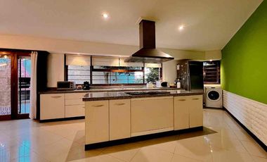 VENTA CASA 3 AMB CON PARQUE Y GARAGE APTO CREDITO