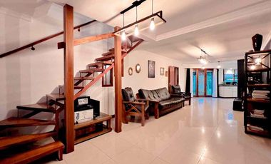 VENTA CASA 3 AMB CON PARQUE Y GARAGE APTO CREDITO