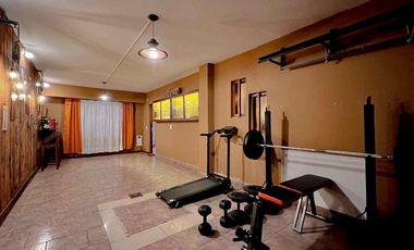VENTA CASA 3 AMB CON PARQUE Y GARAGE APTO CREDITO