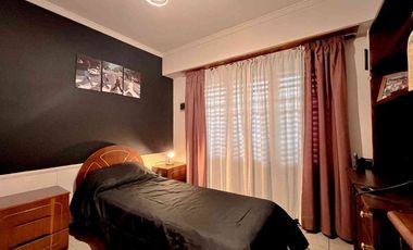 VENTA CASA 3 AMB CON PARQUE Y GARAGE APTO CREDITO