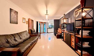 VENTA CASA 3 AMB CON PARQUE Y GARAGE APTO CREDITO