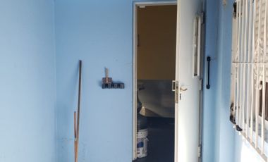 VENTA CASA 3 AMBIENTES CON PARQUE EN TAPIALES