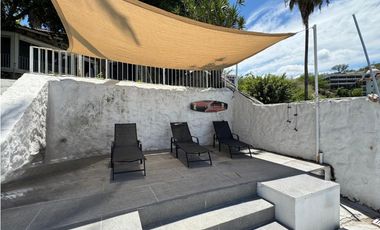 CASA EN VENTA A ORILLA DEL LAGO TEQUES 