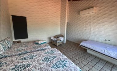 CASA EN VENTA A ORILLA DEL LAGO TEQUES 