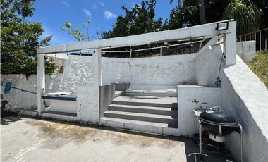 CASA EN VENTA A ORILLA DEL LAGO TEQUES 