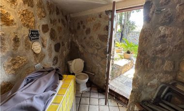 CASA EN VENTA A ORILLA DEL LAGO TEQUES 