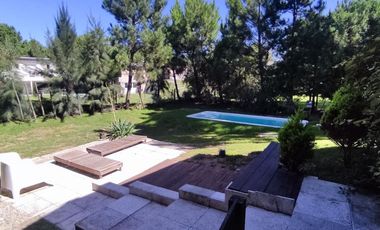 CASA EN VENTA A 300 METROS DEL MAR COSTA ESMERALDA