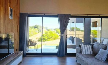 VENTA CASA SENDEROS IV COSTA ESMERALDA 5 AMBIENTES