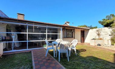 Venta casa 4 amb cochera jardín acepta permuta