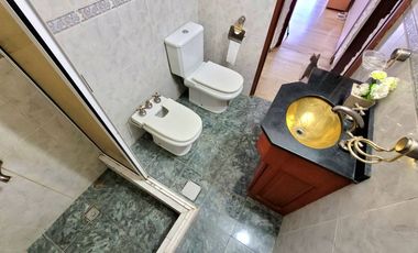Venta casa 4 amb cochera jardín acepta permuta