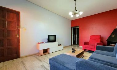 Venta casa 4 amb cochera jardín acepta permuta