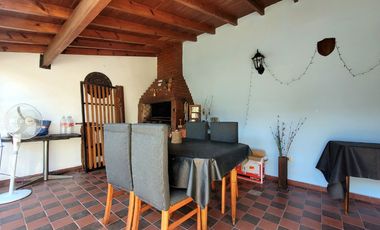 Venta casa 4 amb cochera jardín acepta permuta