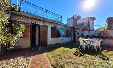 Venta casa 4 amb cochera jardín acepta permuta
