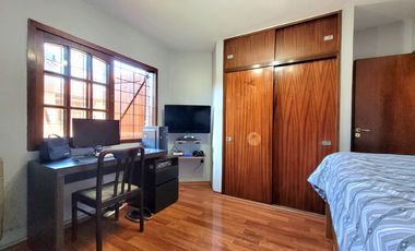 Venta casa 4 amb cochera jardín acepta permuta