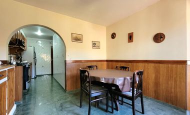 Venta casa 4 amb cochera jardín acepta permuta