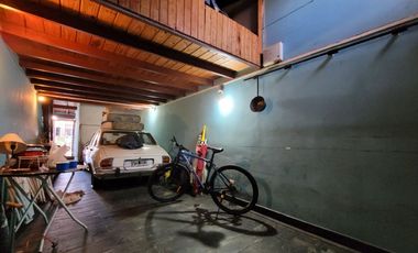Venta casa 4 amb cochera jardín acepta permuta