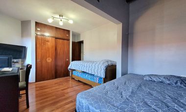 Venta casa 4 amb cochera jardín acepta permuta