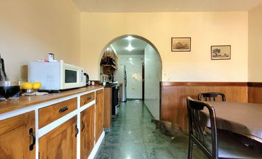 Venta casa 4 amb cochera jardín acepta permuta