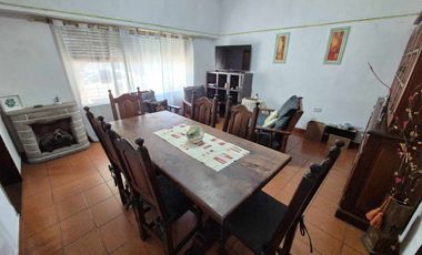 PH 3 AMB TIPO CASA AL FRENTE QUINCHO Y PARRILLA